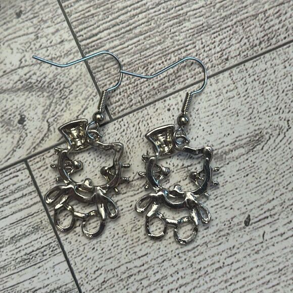 Cute Kitty Silver Tone Earrings - Picture 2 of 2